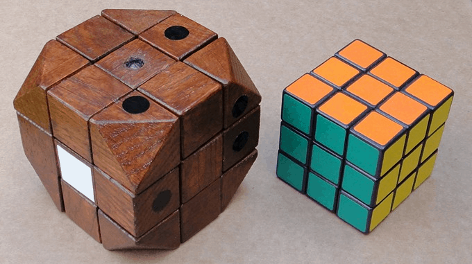 Cubo Mágico Profissional Rubik 7 Faces
